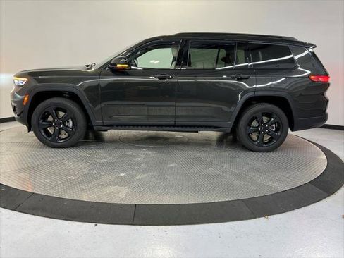 Certified 2023 Jeep Grand Cherokee L Limited w/ Luxury Tech Group II image 4