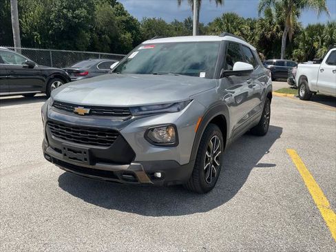 Used 2023 Chevrolet TrailBlazer ACTIV AWD/4WD image 2