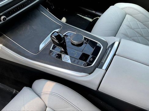 Used 2023 BMW X5 sDrive40i w/ M Sport Package RWD image 9