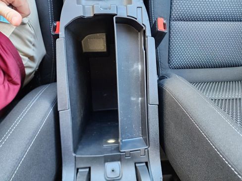 Used 2023 GMC Terrain SLE w/ Driver Convenience Package image 48