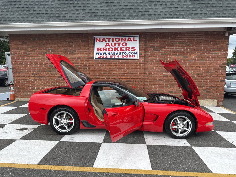 Used 2000 Chevrolet Corvette Coupe w/ Performance Handling Pkg RWD image 38
