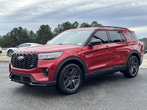 Used 2025 Ford Explorer ST w/ Sun And Sound Package image 5