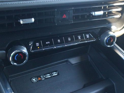 Used 2025 Chevrolet Tahoe Z71 image 28