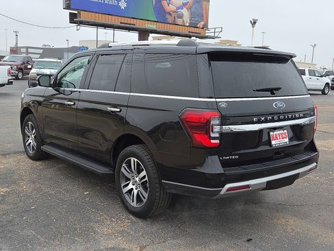 Used 2024 Ford Expedition Limited AWD/4WD image 3
