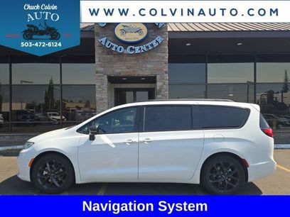 Used 2025 Chrysler Pacifica Limited