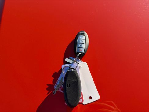 Used 2025 Nissan Frontier Pro-X image 28