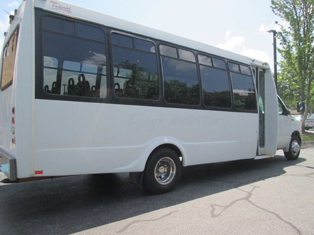Used 2003 Ford E-450 and Econoline 450 RWD image 13