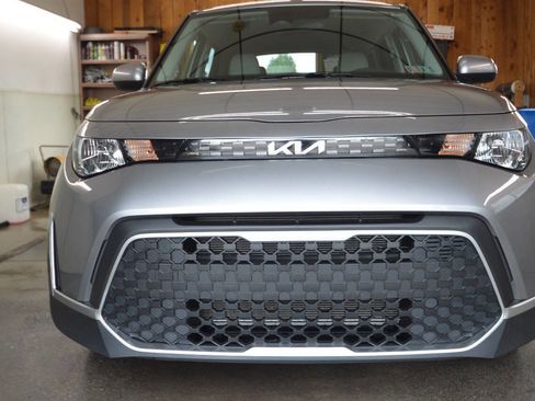 Used 2025 Kia Soul LX FWD image 4
