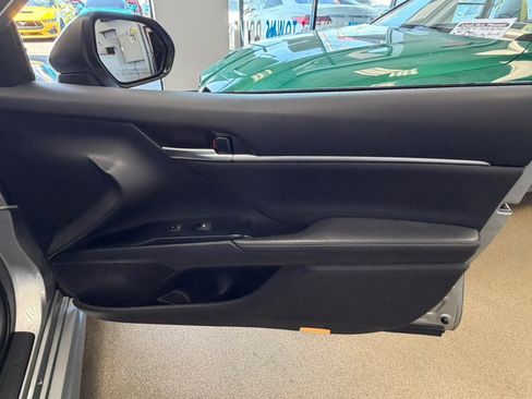 Used 2019 Toyota Camry XSE w/ Navigation Package image 37