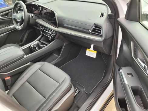 New 2026 Chevrolet Traverse LT w/ Driver Confidence Package image 6