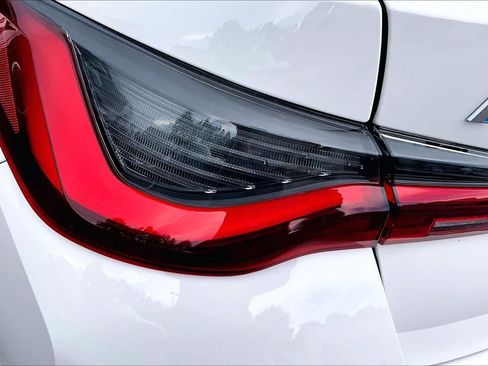 Used 2025 BMW i4 eDrive40 RWD image 28