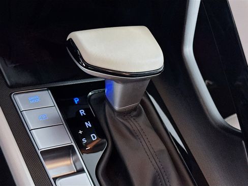 Used 2023 Hyundai Elantra Limited image 24