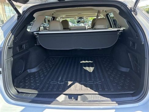 Used 2020 Subaru Outback Limited image 22