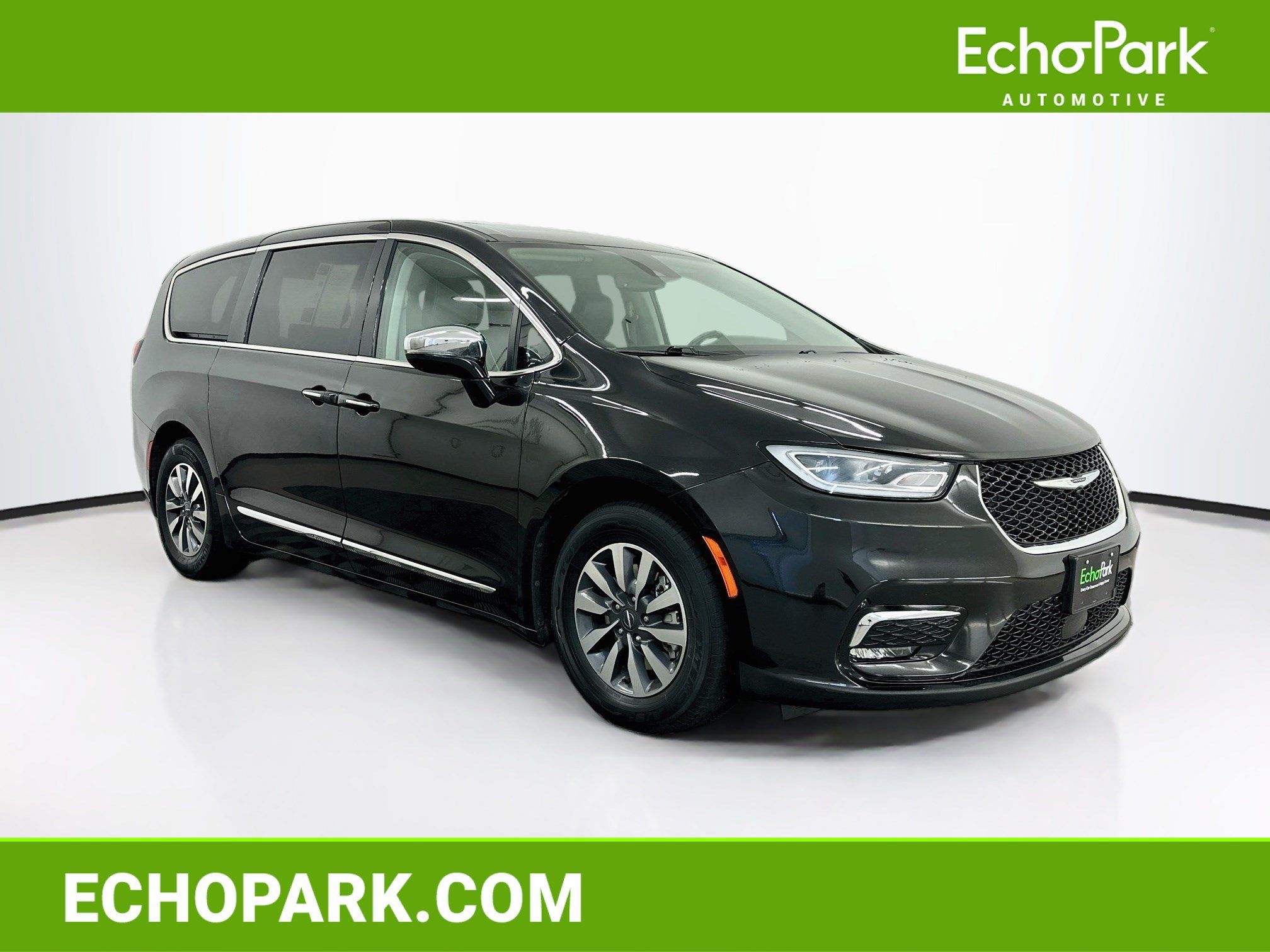 Used 2023 Chrysler Pacifica Limited FWD image 1