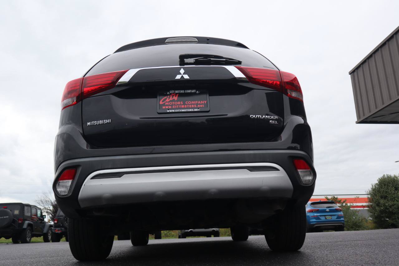 Used 2019 Mitsubishi Outlander SEL AWD/4WD image 11
