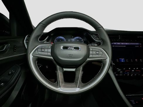 New 2025 Jeep Grand Cherokee L Limited w/ Luxury Tech Group II AWD/4WD image 11