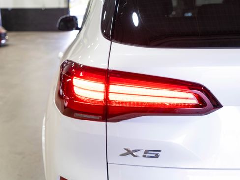 Used 2023 BMW X5 xDrive40i w/ M Sport Package image 42