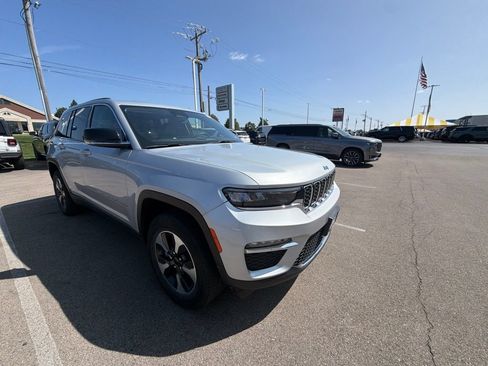 Used 2024 Jeep Grand Cherokee Limited 4xe AWD/4WD image 3