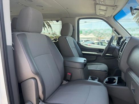 Used 2015 Nissan NV 3500 SV w/ Technology Package RWD image 22