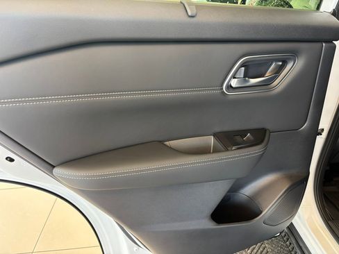 New 2026 Nissan Rogue Platinum image 25