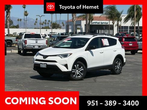 Used 2018 Toyota RAV4 LE w/ All Weather Liner Package FWD image 1