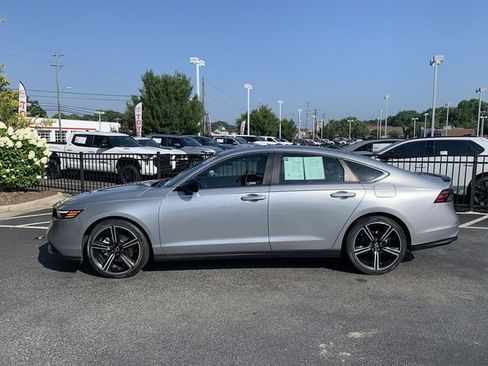 Used 2024 Honda Accord Sport image 5