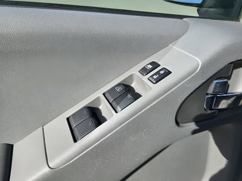 Used 2017 Nissan Frontier SV image 30
