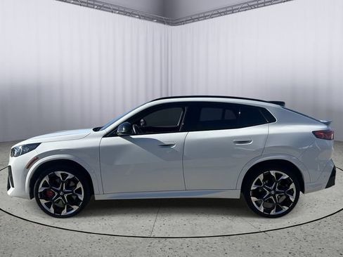 Used 2024 BMW X2 xDrive28i w/ Premium Package AWD/4WD image 3