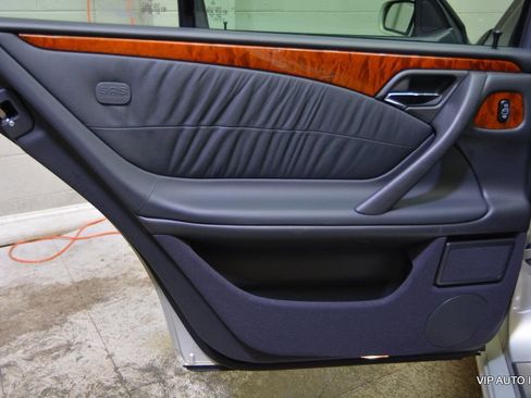 Used 2002 Mercedes-Benz E 430 Sedan image 9