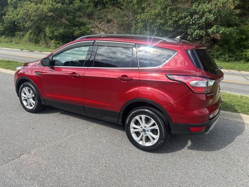 Used 2018 Ford Escape SEL AWD/4WD image 4