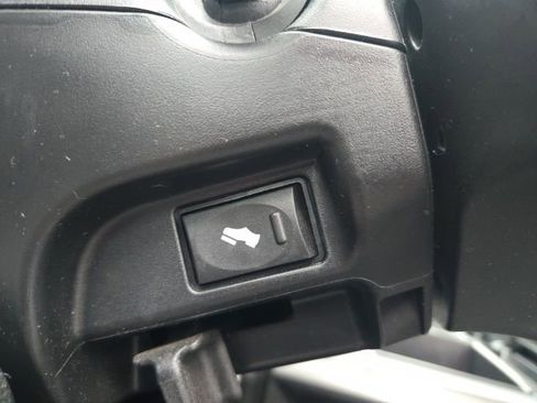 Used 2015 RAM 1500 Limited image 26