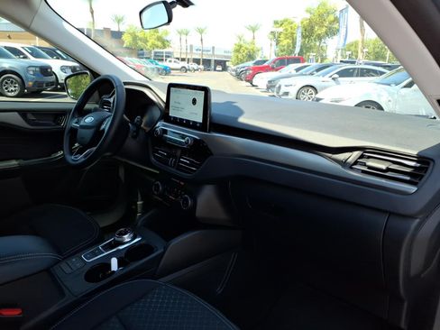 Certified 2024 Ford Escape Active FWD image 10