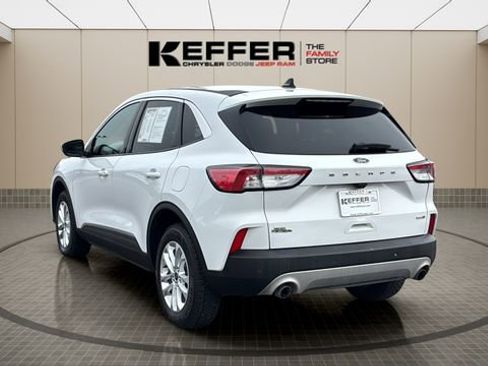 Used 2020 Ford Escape SE image 3