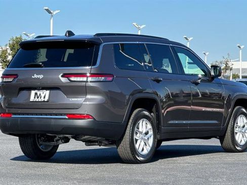 New 2025 Jeep Grand Cherokee L Laredo image 4