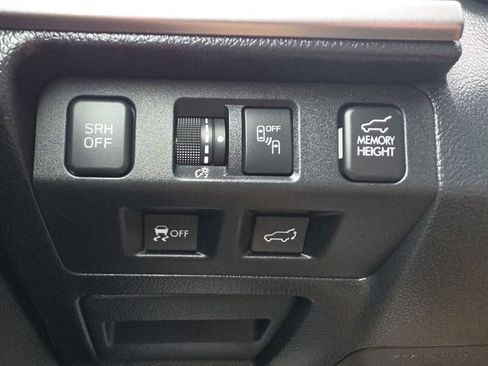 Used 2018 Subaru Forester 2.5i Touring AWD/4WD image 17