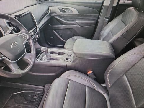 Used 2021 Chevrolet Traverse RS w/ LPO, Cargo Package image 6