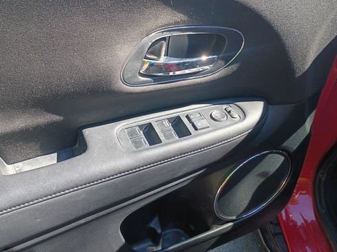 Used 2017 Honda HR-V EX image 14