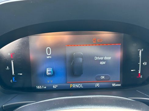 Used 2025 Ford Escape ST-Line Select AWD/4WD image 17