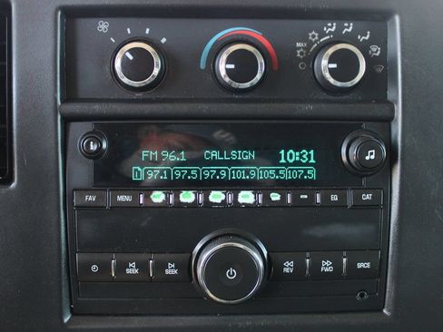 Used 2016 Chevrolet Express 2500 RWD image 21