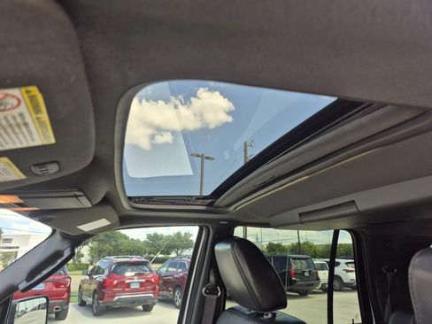 Used 2010 Ford Expedition Limited RWD image 17