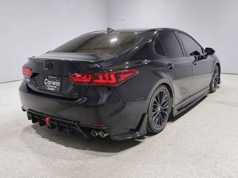 Used 2022 Toyota Camry SE w/ Carpet Mat Package (TMS) AWD/4WD image 2