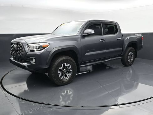Used 2020 Toyota Tacoma TRD Off-Road AWD/4WD image 4