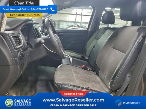 Used 2017 Nissan Titan S AWD/4WD image 9