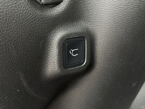 Used 2022 Jeep Compass Limited w/ Elite Group AWD/4WD image 17