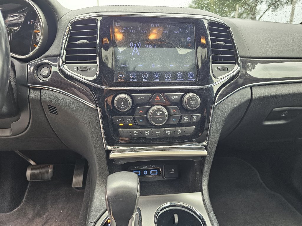 Used 2020 Jeep Grand Cherokee Overland AWD/4WD image 20