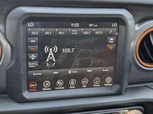 Used 2022 Jeep Gladiator Mojave AWD/4WD image 32