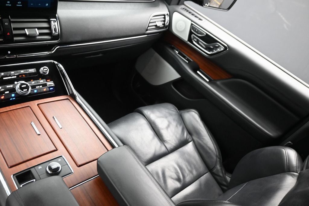 Used 2023 Lincoln Navigator L Reserve AWD/4WD image 15