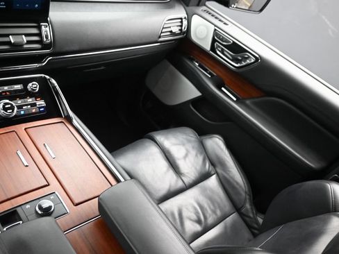 Used 2023 Lincoln Navigator L Reserve AWD/4WD image 15
