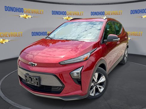 Used 2022 Chevrolet Bolt EUV LT w/ Convenience Package FWD image 4
