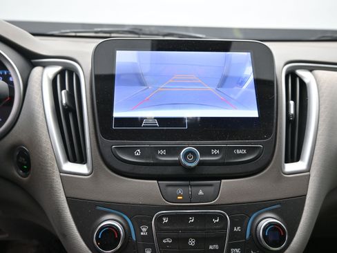 Used 2023 Chevrolet Malibu LT FWD image 16